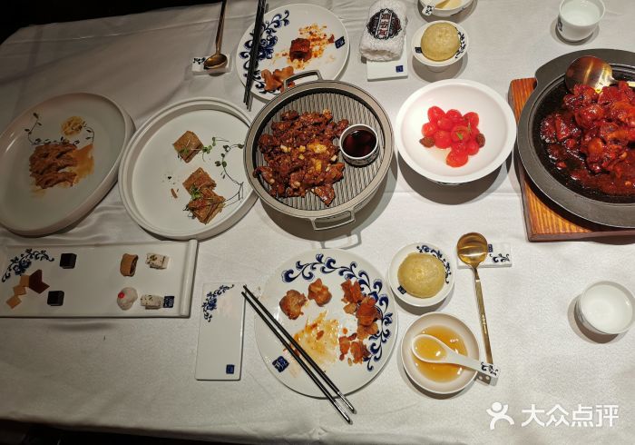 耳朵眼会馆(鼓楼店)餐具摆设图片