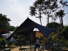 -亮河湾山庄