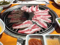 精品牛五花-唯成•韩国炭火烤肉 유성고기