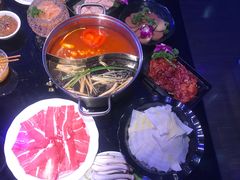 -唯爱KTV聚会餐厅(仙林东城汇店)