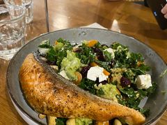 煎三文鱼牛油果色拉-Wagas沃歌斯(太古汇店)