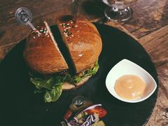 -HIGH FIVE哈福手工汉堡(桂林路店)