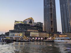 -曼谷湄南河畔华美达广场酒店