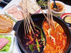 鸳鸯红汤-钢管厂歆瑞源油卤串串香(春熙路太古里店)