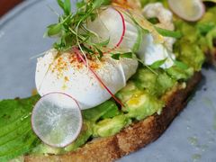 牛油果温泉蛋吐司-O'mills Sourdough Bakery&Bistro(永嘉路店)