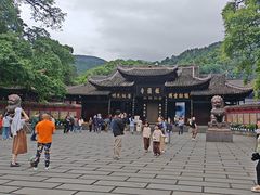 -峨眉山报国寺