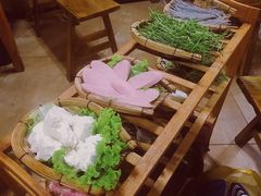 -阿婆情腊排骨火锅(金虹路店)