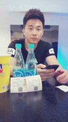 -时尚殿堂明星门店