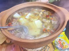 连州果园鸡-威邵鸡煲(西华路总店)