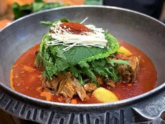 土豆排骨火锅（辣）-喇喇排骨火锅·传统韩式脊骨汤(望京西园总店)
