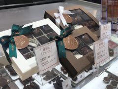 -VENCHI 闻绮(上海佛罗伦萨小镇店)