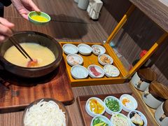 -良米山·云南野生菌过桥米线(上海首店)