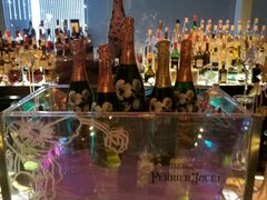 酒吧主打的巴黎之花香槟-广州四季酒店·天吧·高空酒吧