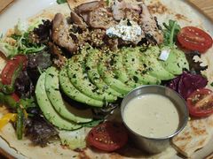 照烧鸡肉配牛油果拉法沙拉-HELLO 27 意面·沙拉·帕尼尼