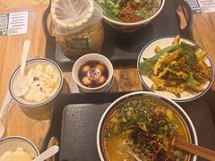 泡椒牛肉米线（鲜切生烫）-云阿蛮云南生烫牛肉米线(奉贤路店)