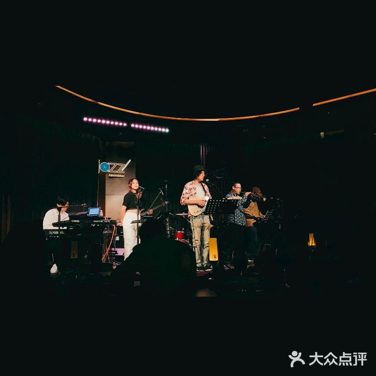 林肯爵士乐上海中心打卡 - 光速乐队