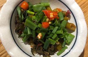 Sour Cabbage and Bamboo Shoot Noodles