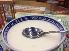 -赵记传承特色牛奶甜品(泉城广场店)