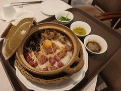 余师傅招牌腊味煲仔饭-粤财皇冠假日酒店·彩华轩中餐厅
