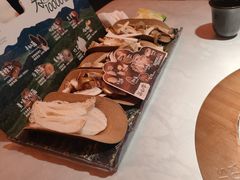 -芸山季·云南山珍菌火锅(人民广场来福士店)