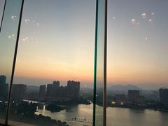 -荣誉国际酒店-云顶旋转餐厅