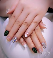 -Easy Lady美甲美睫半永久纹绣工作室