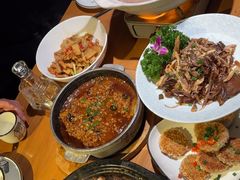 -帅巴人舅母子腊蹄民俗村