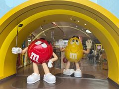 -m豆巧克力世界(上海世茂广场店)