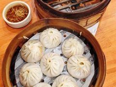 -莱莱小笼·乔艾