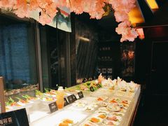 -雍容荟帝王蟹活龙虾展台自助(IFS黑金店)