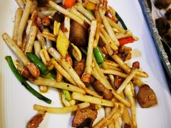 花生芽炒烧肉-顺丰轩园林酒家(天河店)