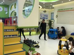 -小小王国亲子游泳俱乐部(锦辉中心)