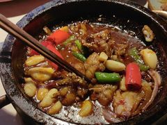头牌石锅蛙-雨后行菜(报慈北路店)