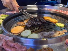 -哈哈碳都·牛肋条无限自助烤肉(台江万达店)