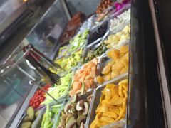 自助取餐区-老炳·七丛松甘草水果