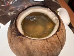 原只椰炖乌鸡汤-汤城小厨•粤菜•靓汤(苏州街店)