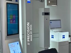 -浮光眼镜·蔡司视觉合作·数字验配中心(陆家嘴店)