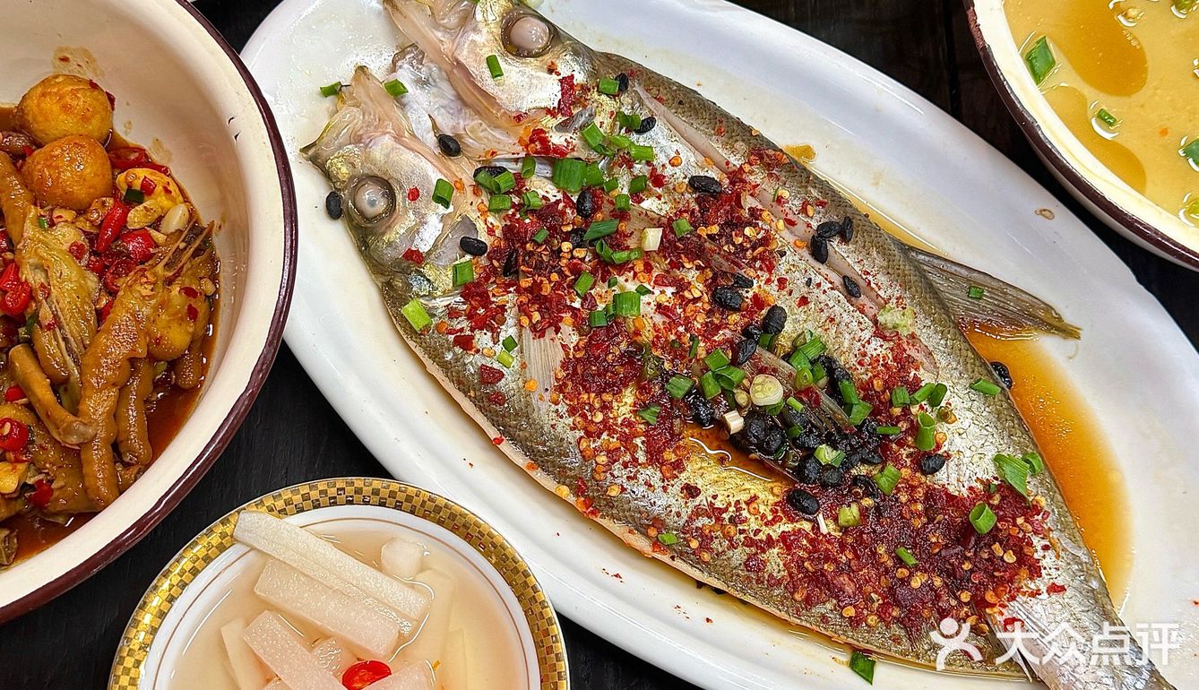 去饭店吃饭，朋友以为我去吃席了
