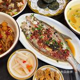 去饭店吃饭，朋友以为我去吃席了