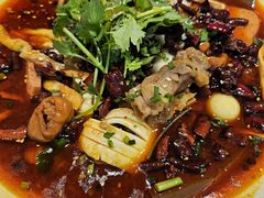 -川流不息·地道川菜·小龙虾(松东路店)