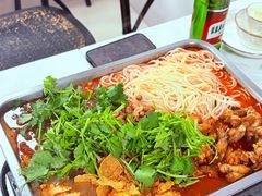 -在巷子里的烤肉店·螺蛳粉烤鱼·牛蛙(和美城店)