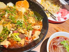 -万记麻辣烫国展总店