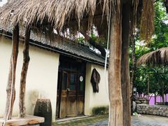 -百里峡七彩艺术小镇