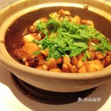 一进店立马就有服务员来接待,落座之后介绍点餐程序