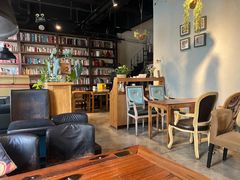 -房角石咖啡与书(吉大南校店)
