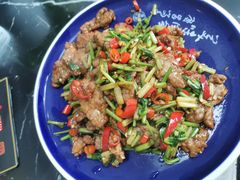 -六州府地锅鸡·农家菜·龙虾(未来科技城店)