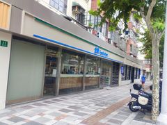 -全家便利店(康健路店)