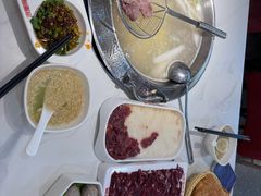 -浪里寻·臻牛养生牛肉火锅(方圆荟店)