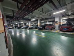 -绿洲中环中心-停车场