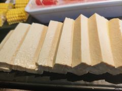 鲜豆腐-鲜入唯煮·港式海鲜牛肉火锅(金宝街店)